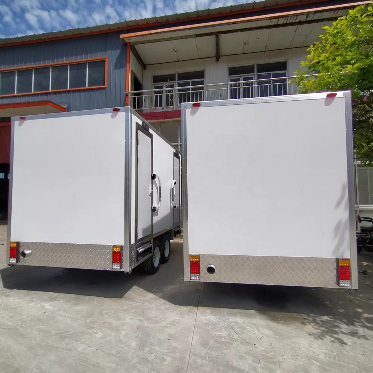 2023 NEWWIN  portable showers and portable toilets conrainer public toilet china movable toilets trailer