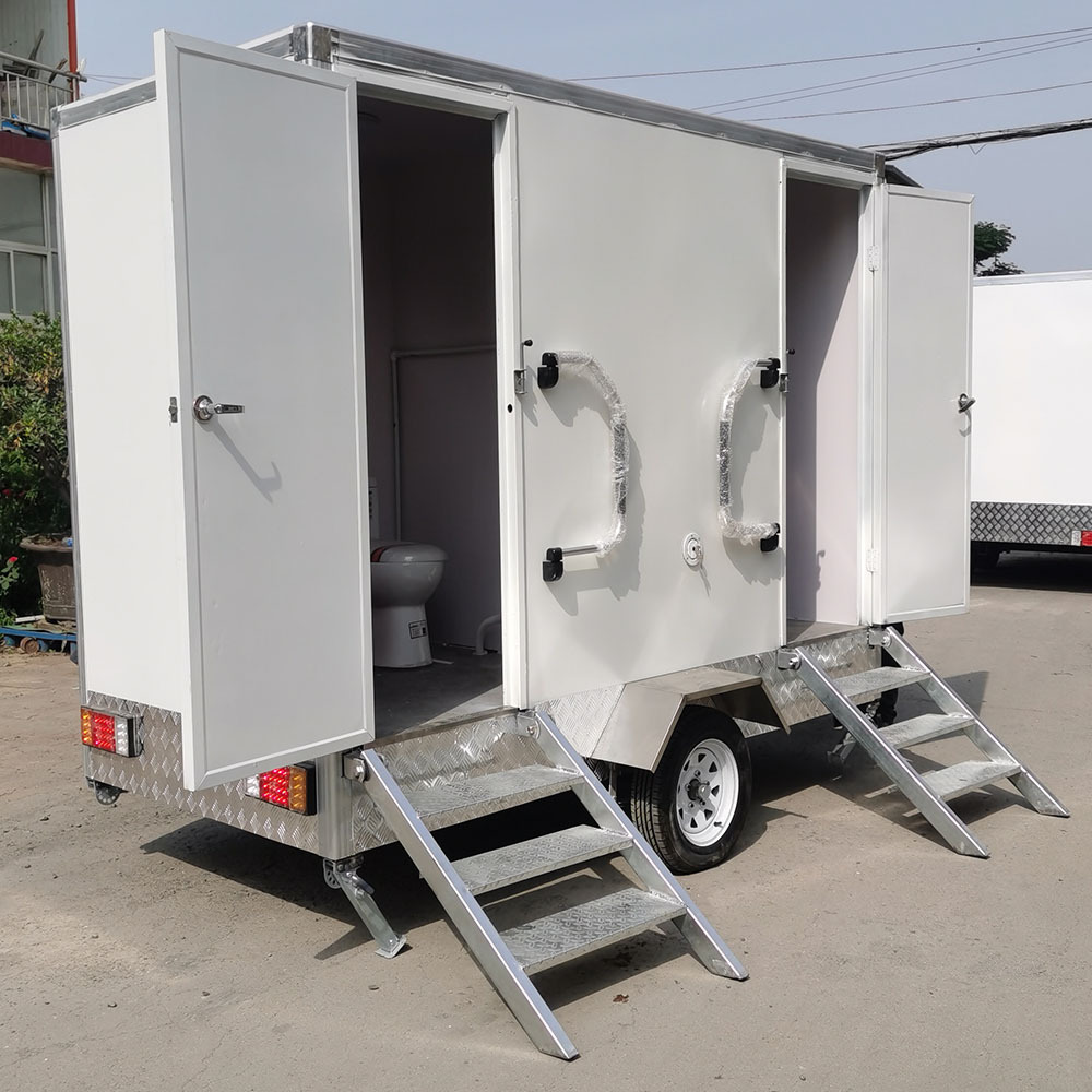 2023 Luxury WC Movable Mobile Public Flushing Toilet for Outdoor Portable Toilet with Mobile Trailer for Sale South Africa