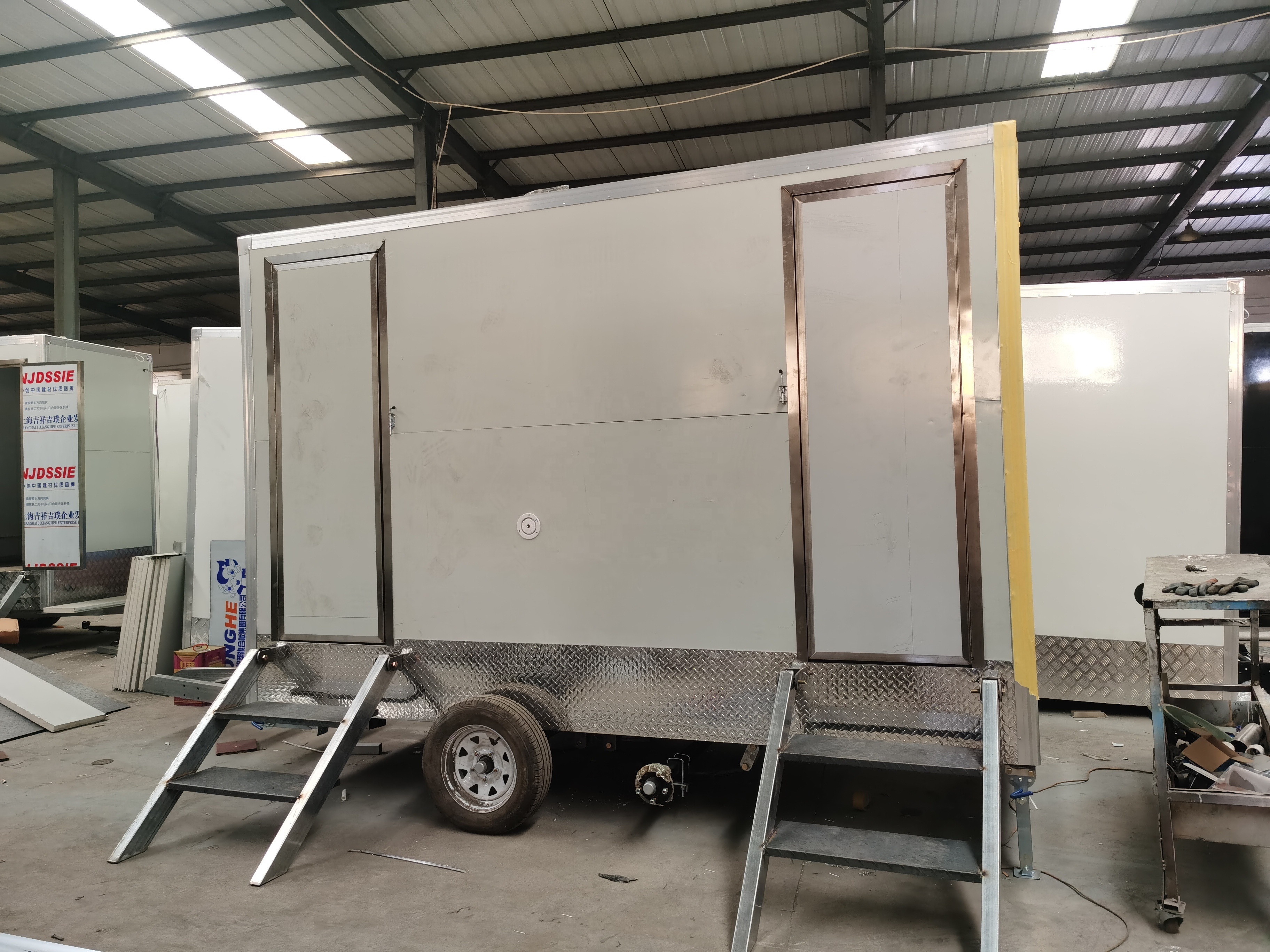 2023  NEWWIN Outdoor Mobile Bathroom Portable Restroom Trailers Used Portable Toilets For Sale