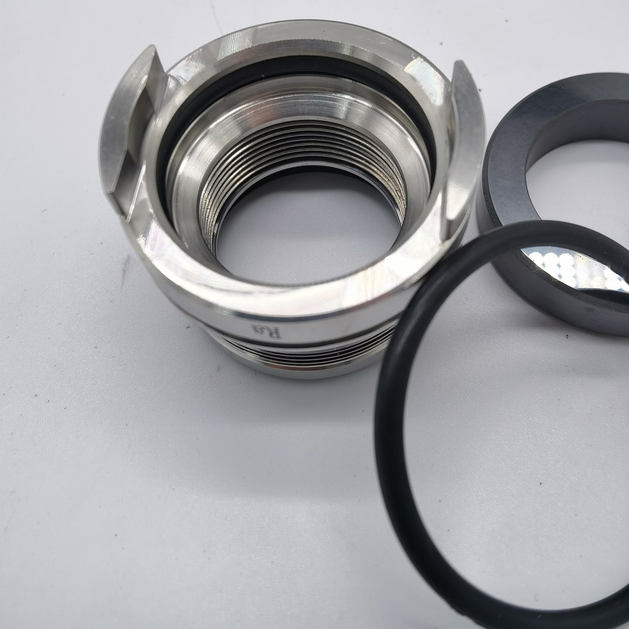 Brand new high quality compressor shaft seal of refrigerated transport vehicle 22-1101Thermo King.