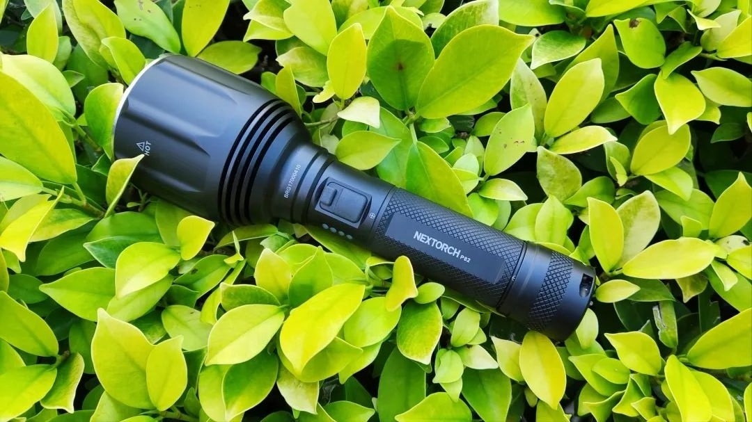 1100 meter 1200 lumen ultra long range flashlight Nextorch P82 long distance rechargeable flashlight led torch light long range