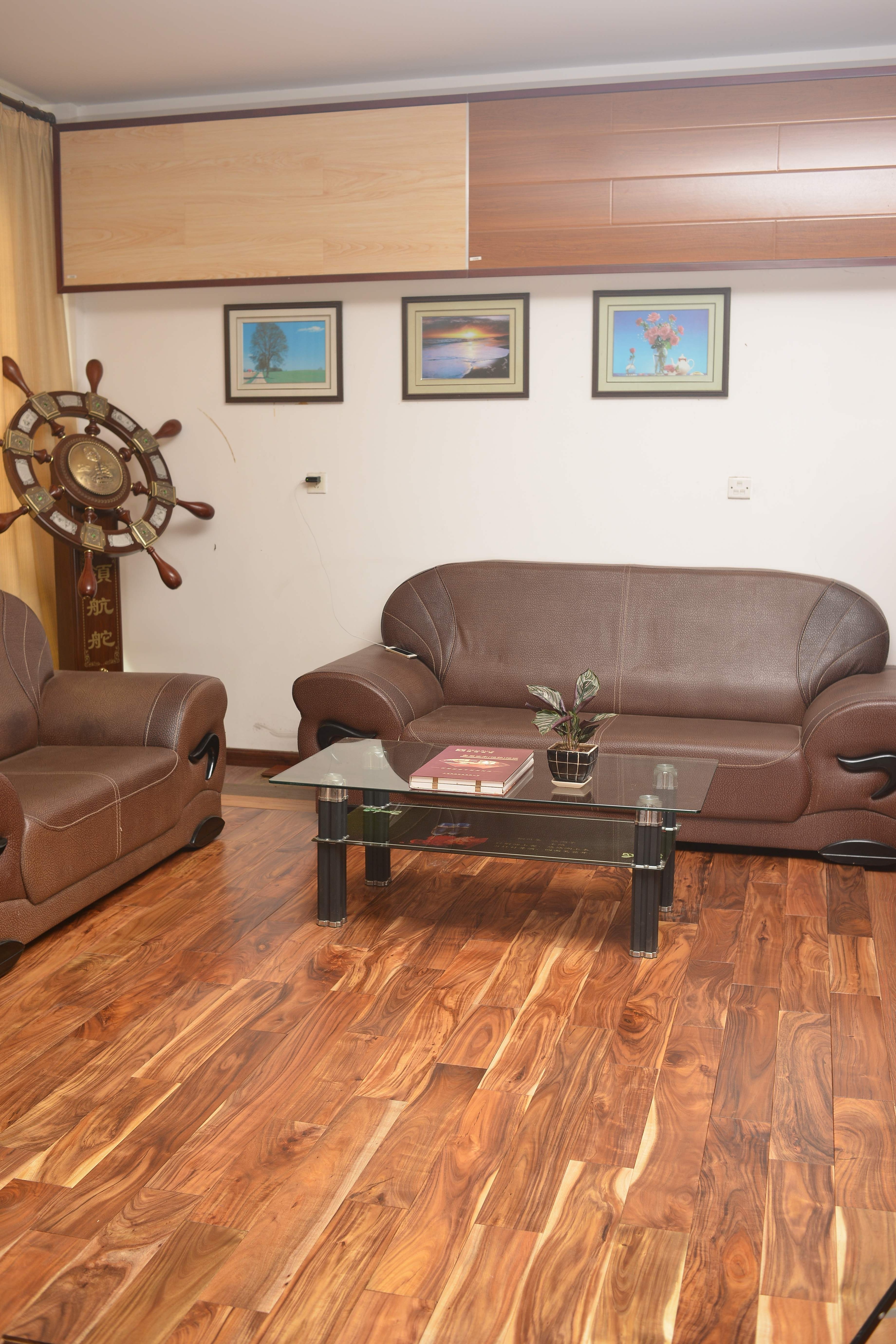 Short Leaf Natural Smooth Tobacco Road Acacia Wood Flooring