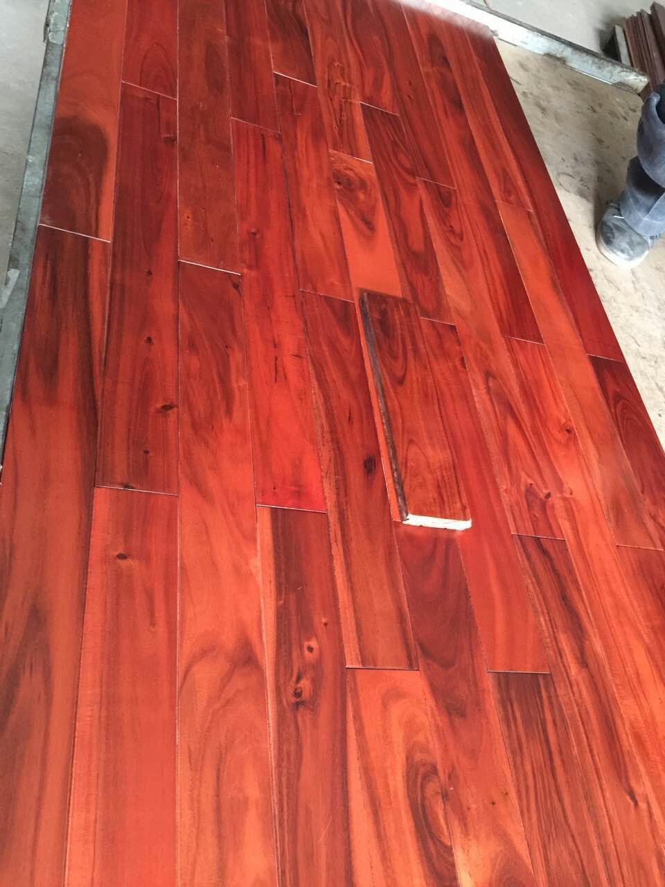 Solid Butterscotch Color White Oak Hardwood  Timber Solid Wood Flooring