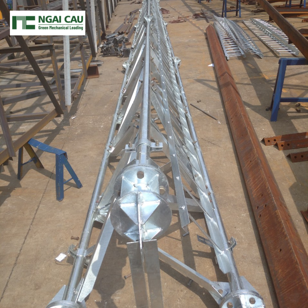 Vietnamese Factory Supplier: Customized Galvanized Steel Tower Internet WIFI/ Telecom Steel Lattice Tower