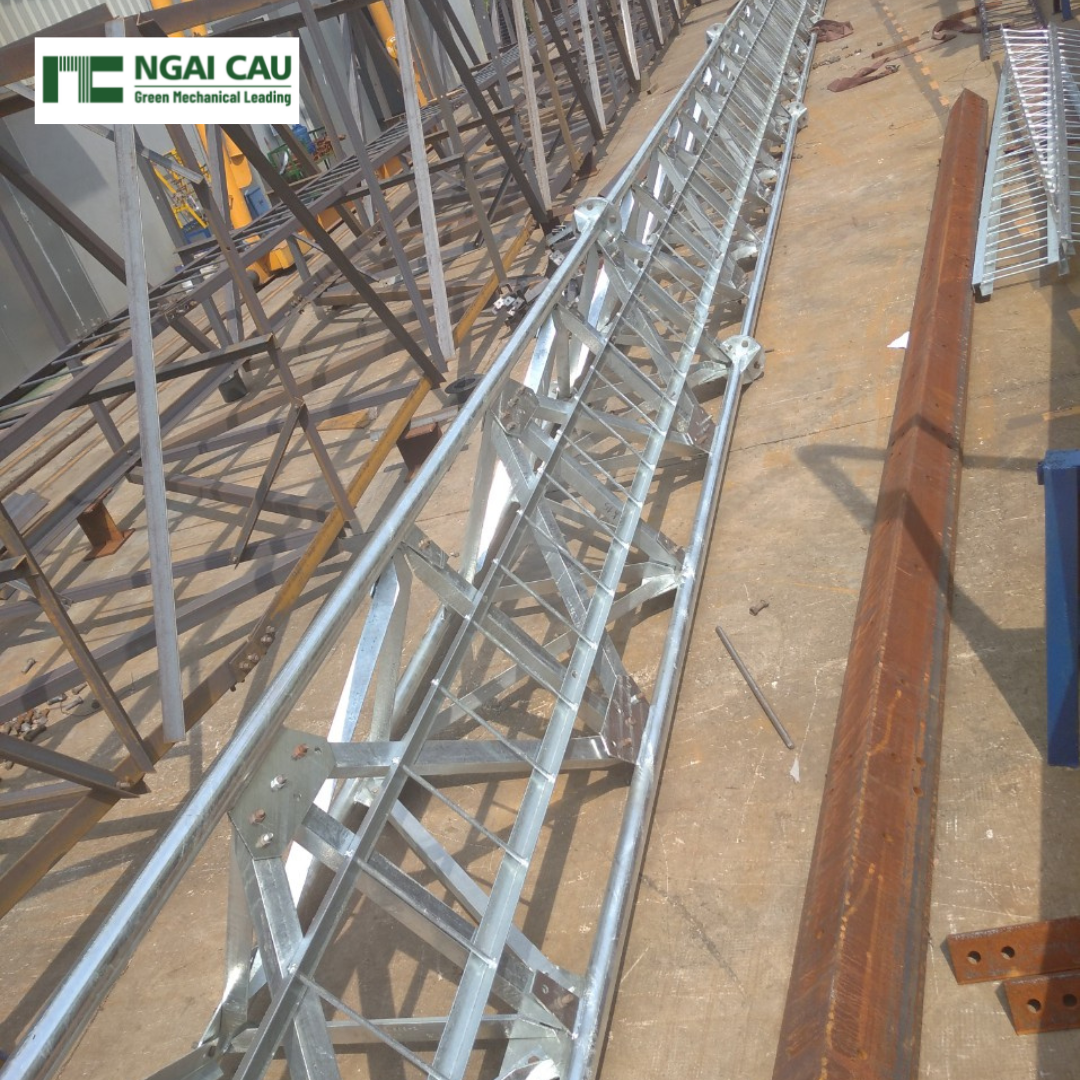 Vietnamese Factory Supplier: Customized Galvanized Steel Tower Internet WIFI/ Telecom Steel Lattice Tower