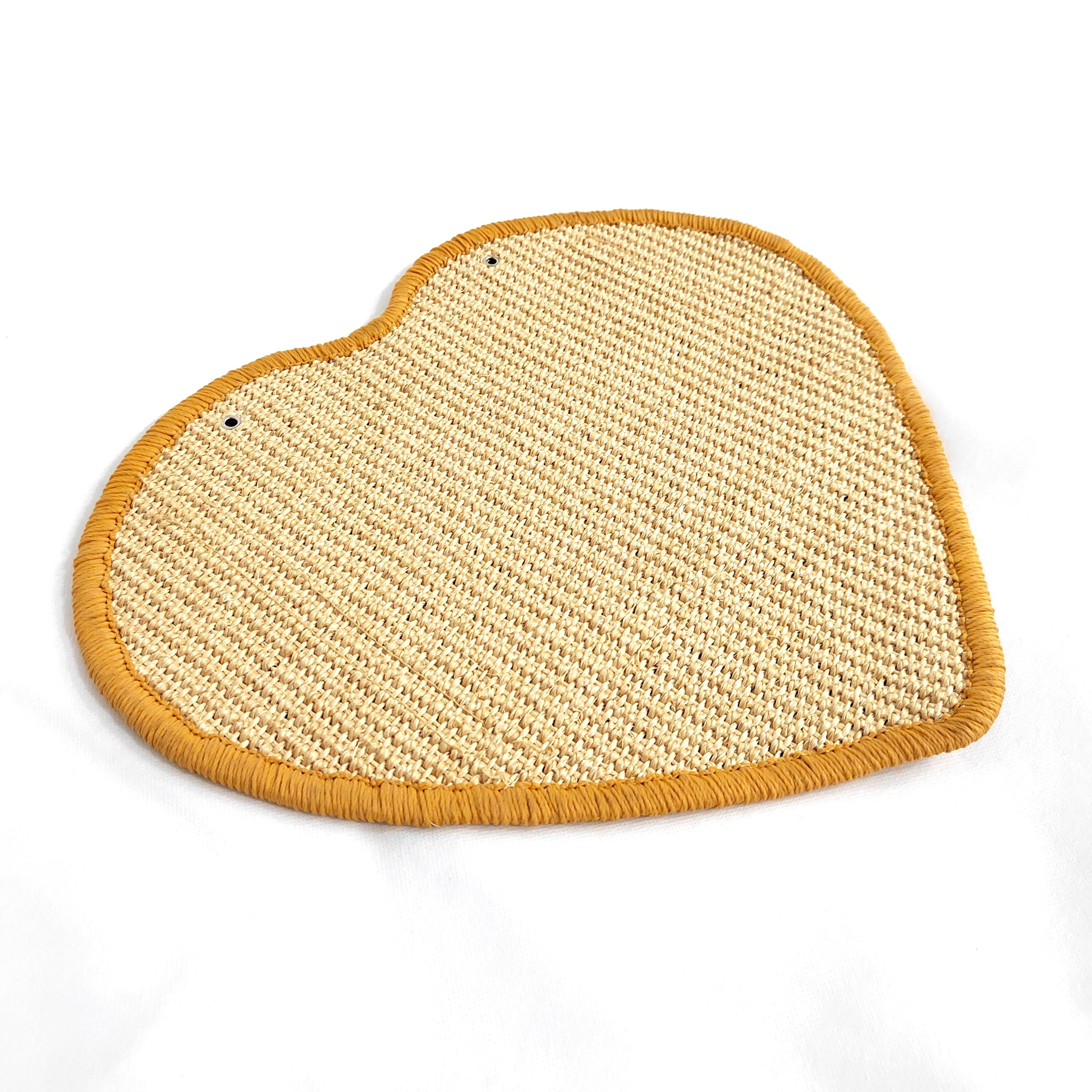 Heart-shaped Sisal Cat Scratching Board, Wear-resistant and Slip-proof, Comfortable Scratching Experience without Hurting Claws