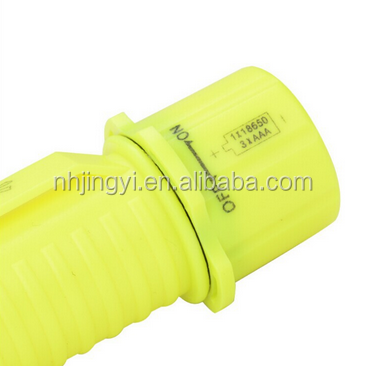 waterproof IP68 high bright T6 AA battery good quality diving led flashlight