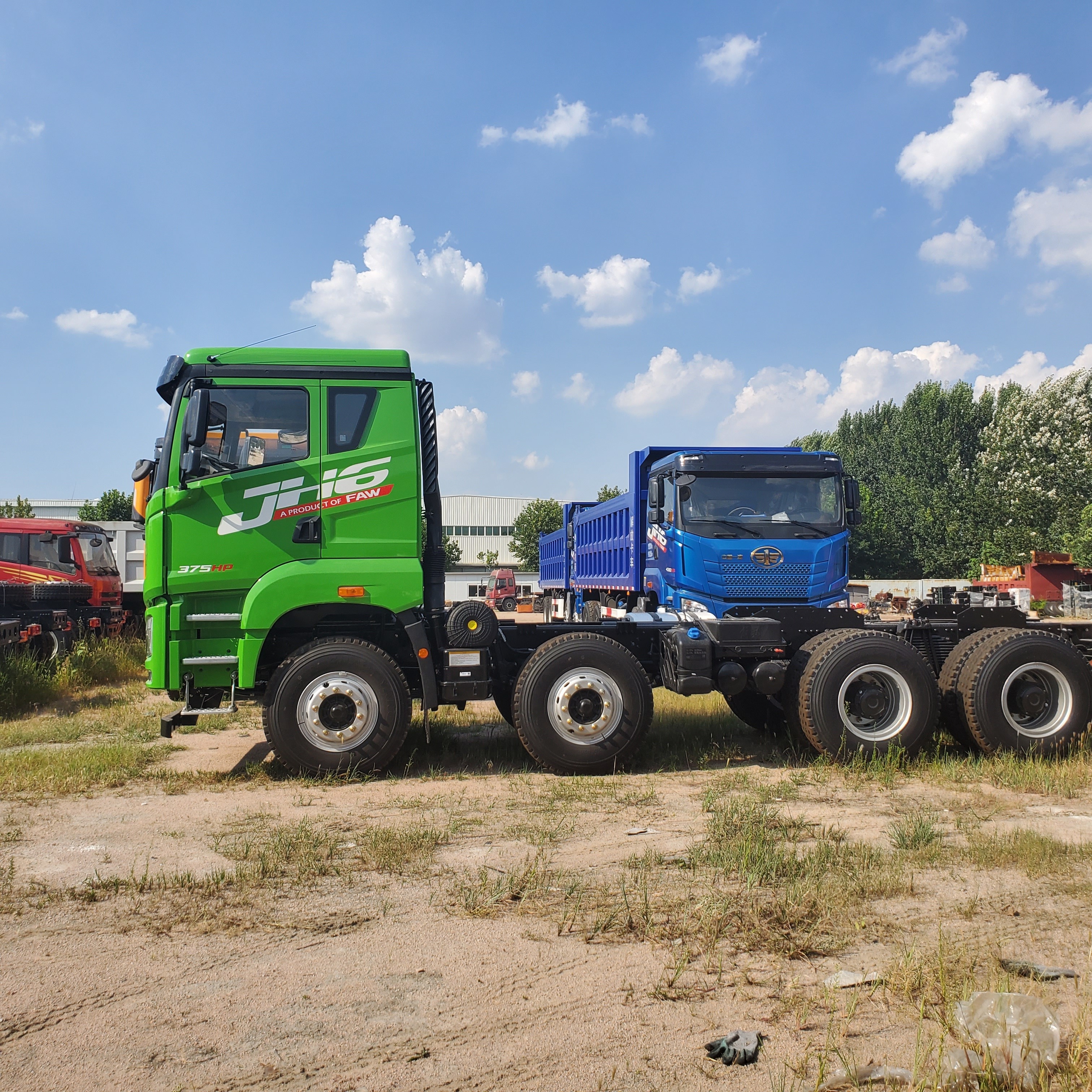 Used Faw tractor head 12 wheels 8*4 tractor head diesel power FAW tractor head truck for sale