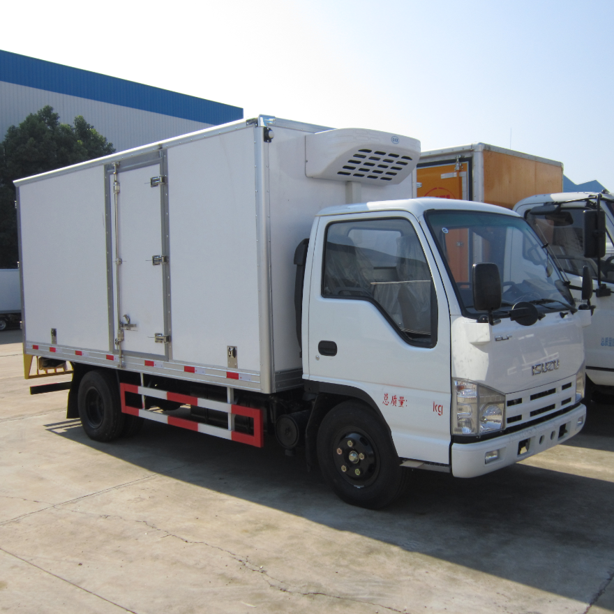 ISUZU 4x2 refrigerator truck 5 ton transport truck vaccine medicine for sale