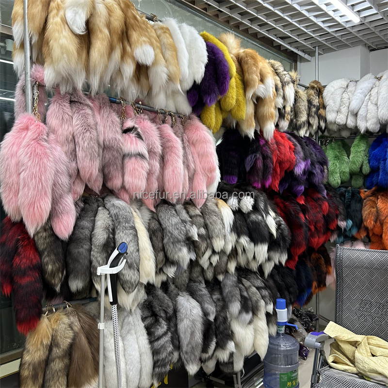 Chinese Factory Supply Fluffy Dyed Fox Fur Tail For Custom Keychain Decoration Silver Fox Tail