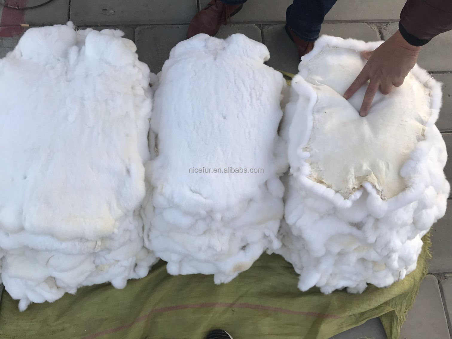 Wholesale Real Animal Fluffy Fur Skin Natural Genuine Chinchilla Rex Rabbit Fur Pelt