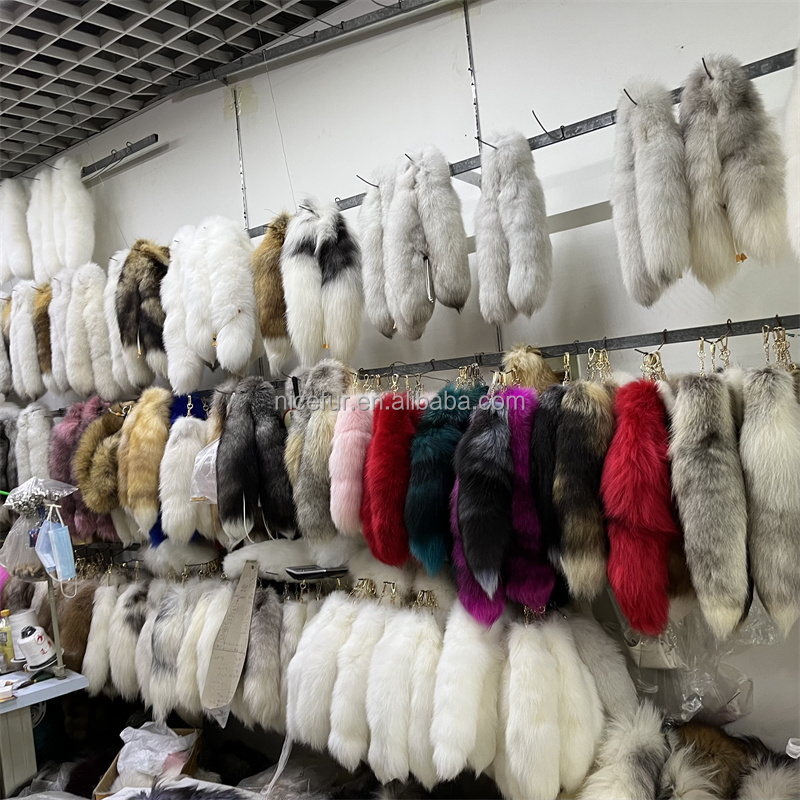 Wholesale Real Fox Tail 35-45cm Fluffy Foxtail Animal Fur Tail For Decoration Accessories Fox Tail Fluffy Key Chain