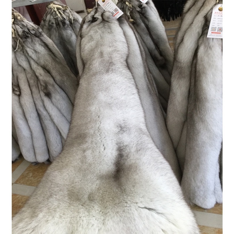 High quality natural raccoon and blue fox fur skin Pelt wholesale