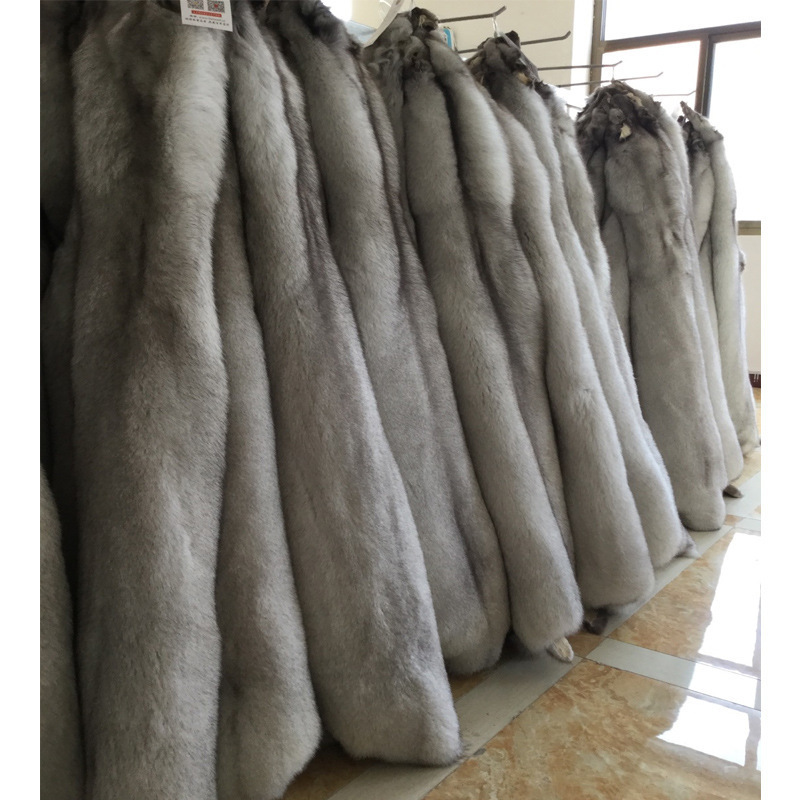 High quality natural raccoon and blue fox fur skin Pelt wholesale