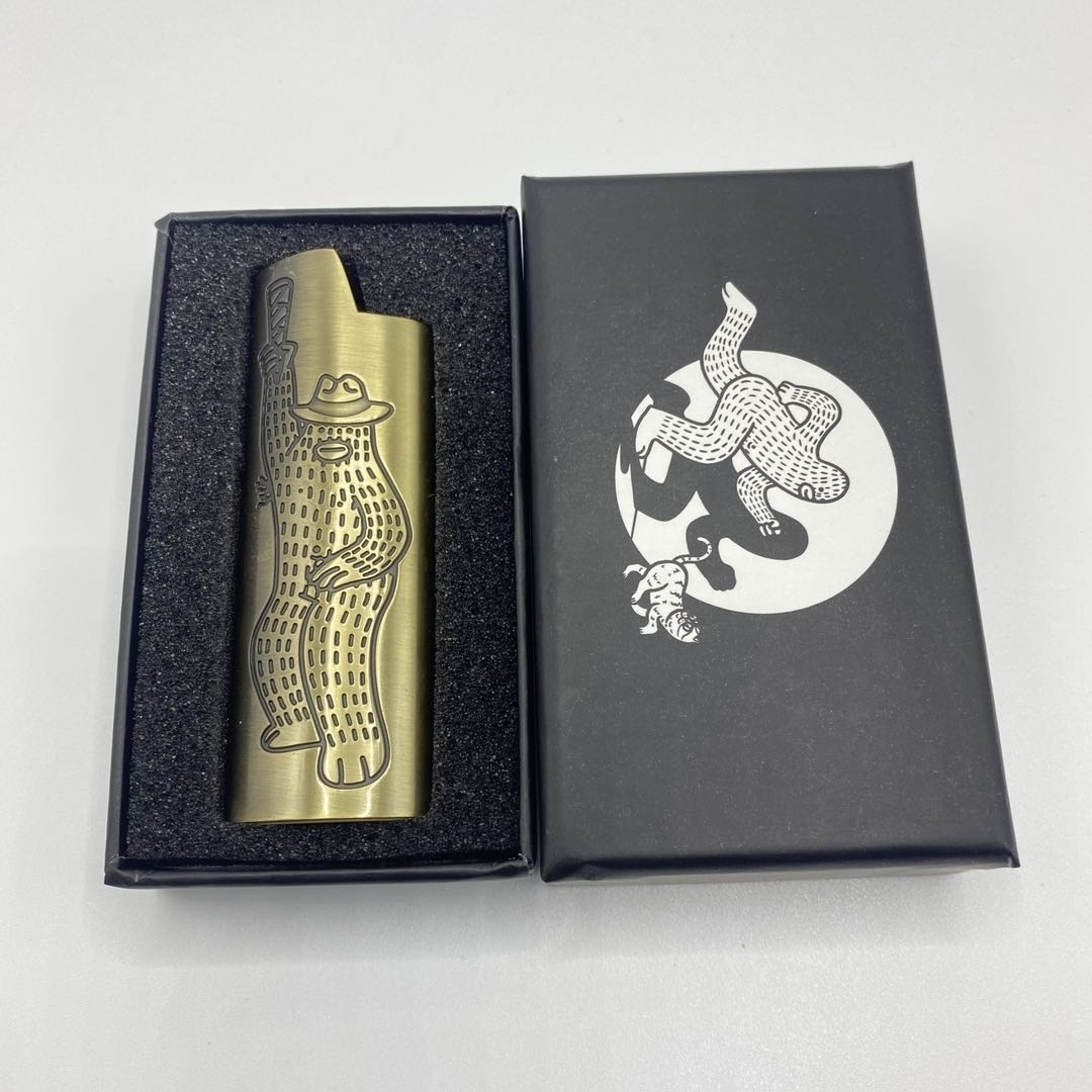 metal case Zinc Alloy Smoking Accessories Antique Brass Lighter case Debossed embossed customized design lighter case