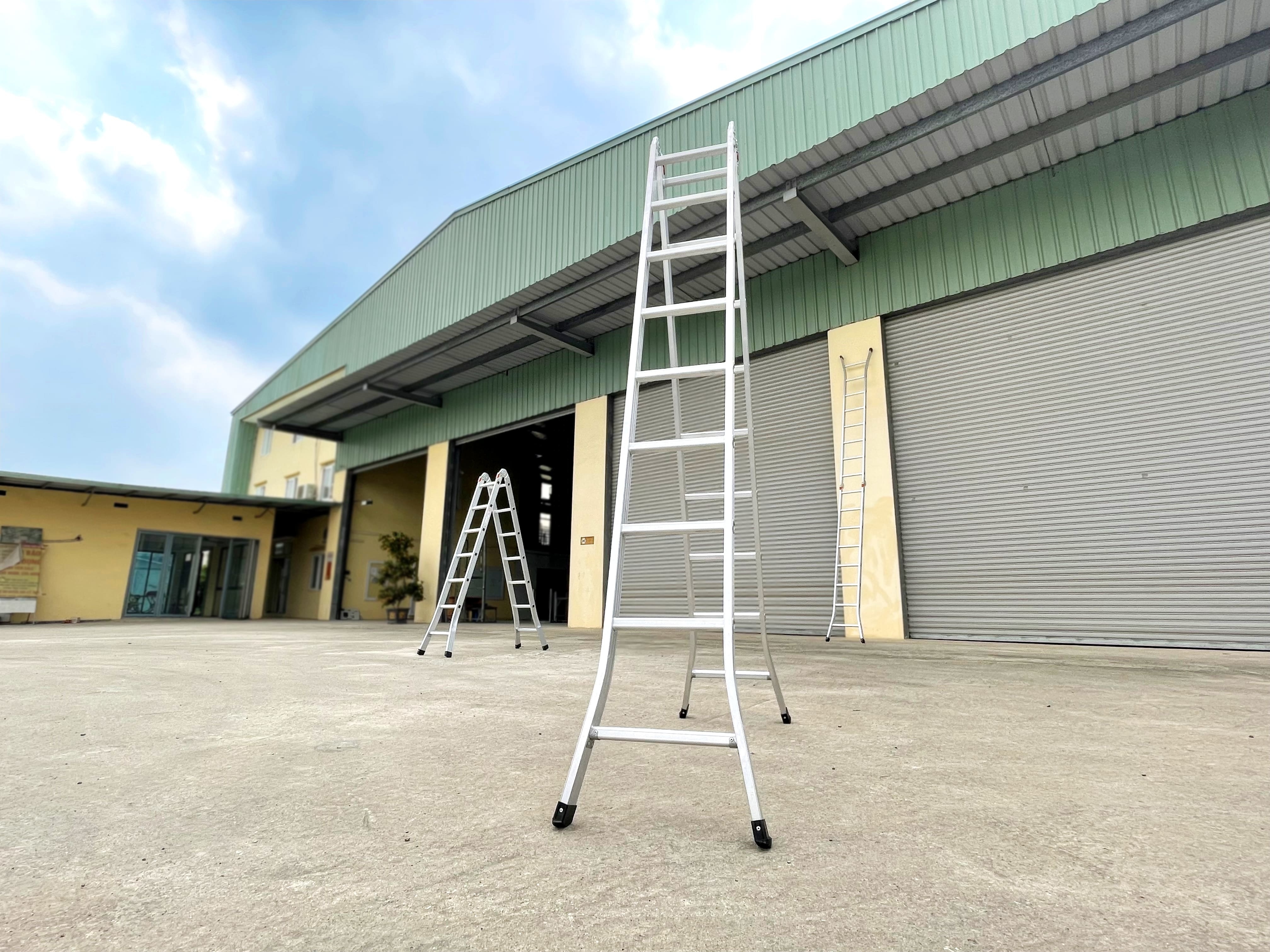 NVLG-310: Premium 6m Double-Siding Aluminum Folding Step Ladder - Durable, Retractable, and 8 Steps for High-Quality Performance