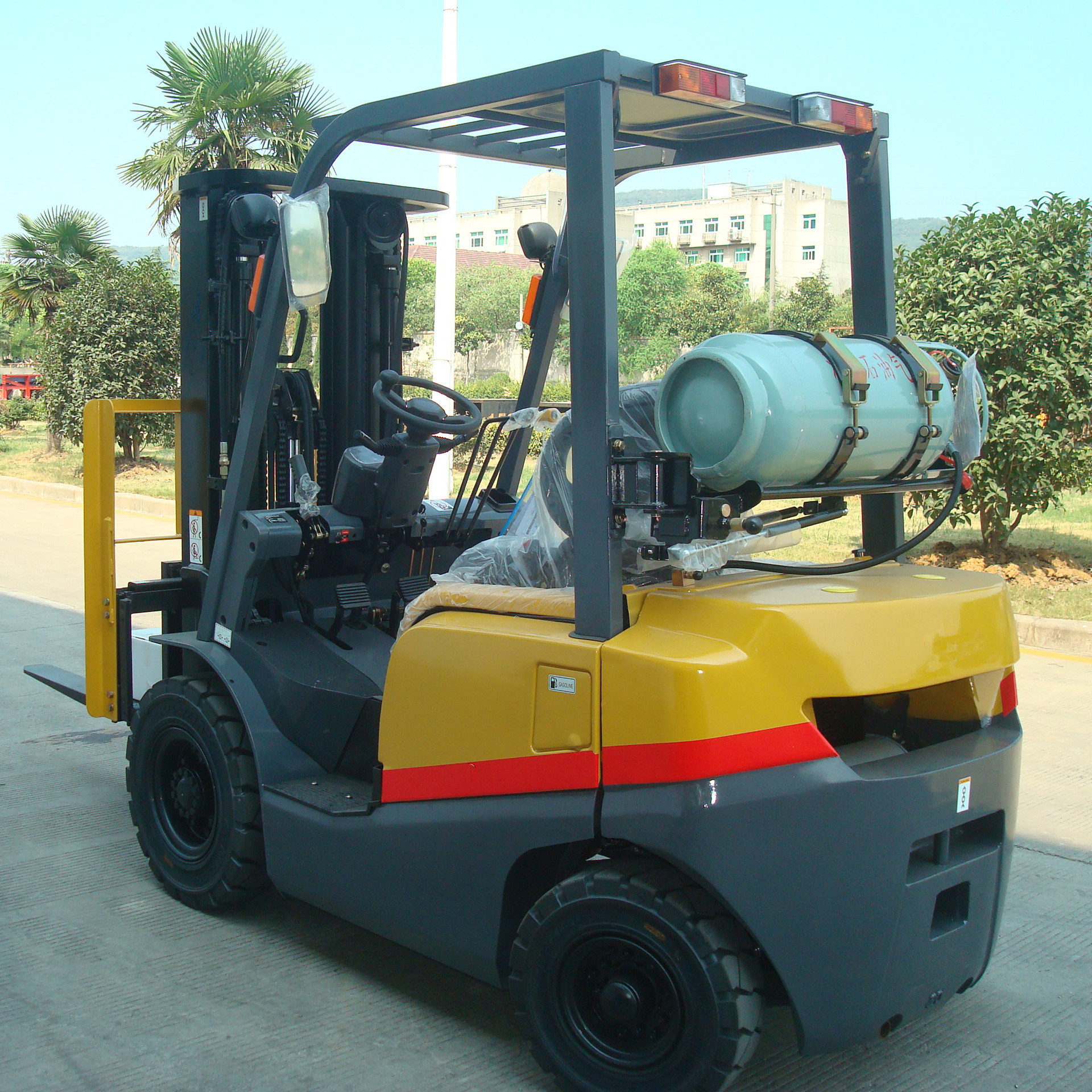 China factory cheap price Japanese engine 2.5t forklift lpg gasoline