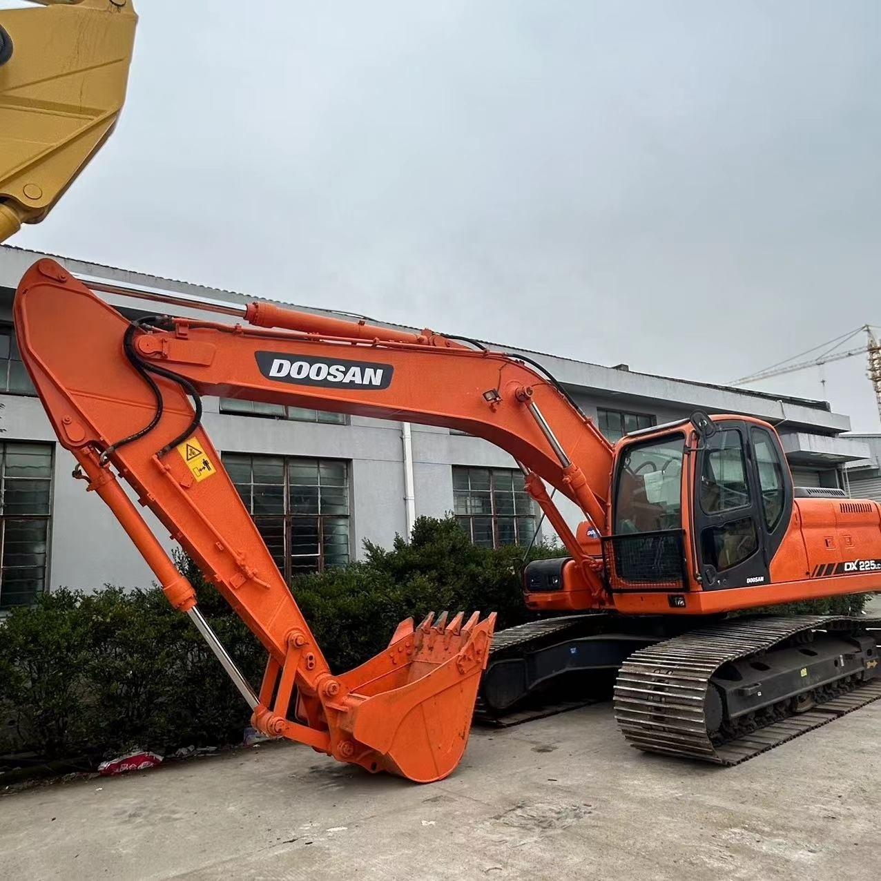 Top standard used Korea mini excavator Doosan  DX225LC with nice running function DH220/DH150/DH300 on hot sale