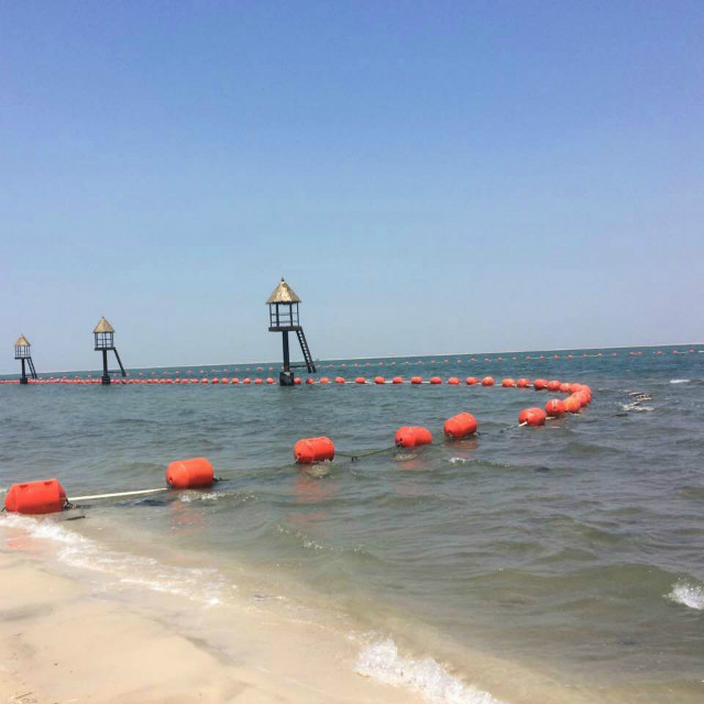 UV resistant marine polyethylene dredging project floater hose pipe floats plastic floating buoy hose float warning pipeline