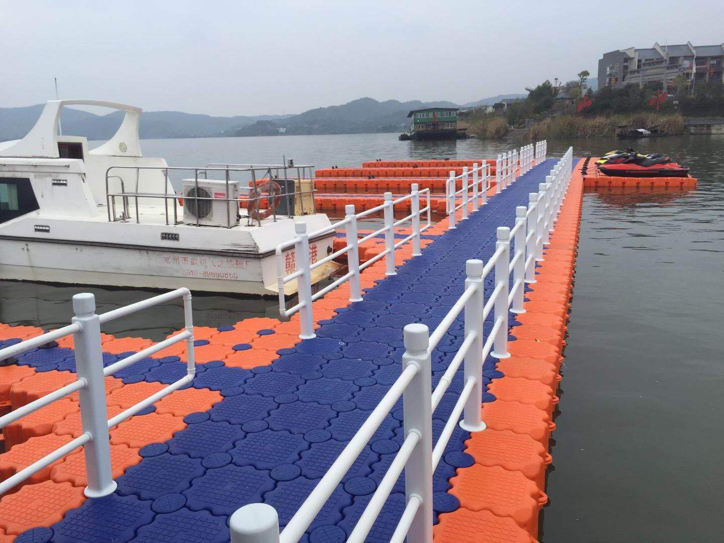 Modular Floating Dock Cube Floating Pontoon Walkway Bridge Swimming Platform Plastic Float Dock Boat Jet ski dock