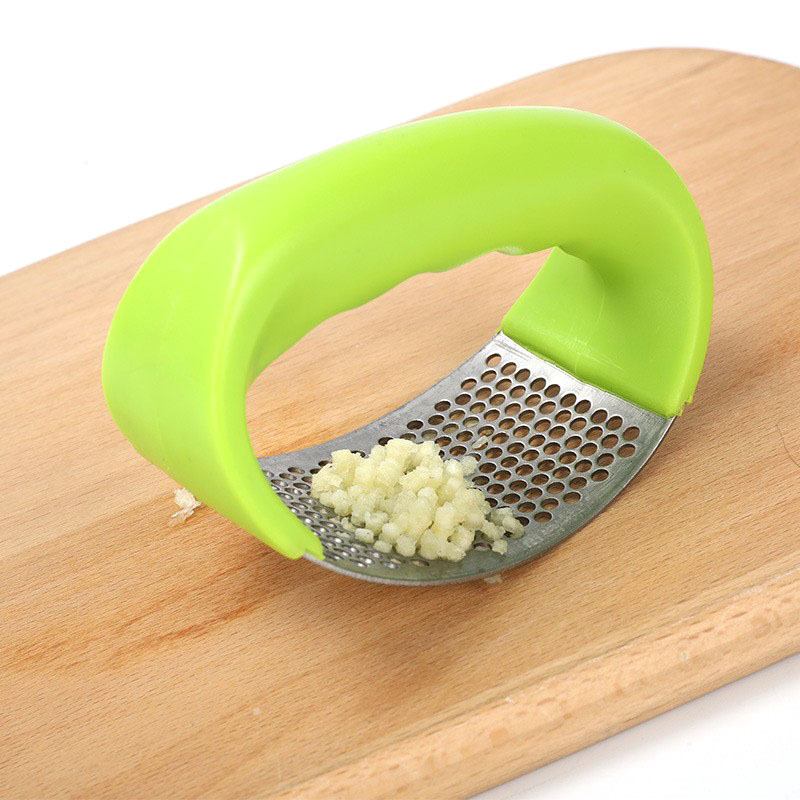 Professional multipurpose stainless steel garlic mincer press cutter ginger slicer with plastic handle