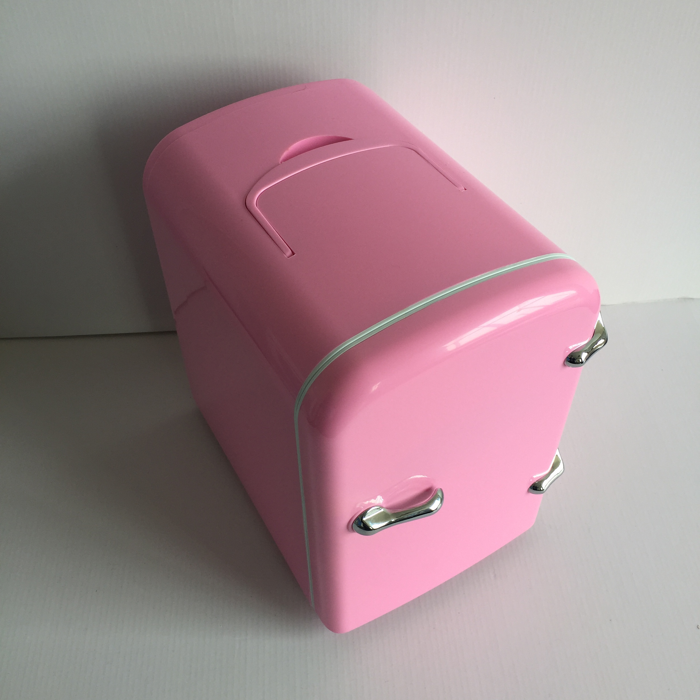 hotel mini bar fridge 4L mini car fridge 12v mini fridge for makeup