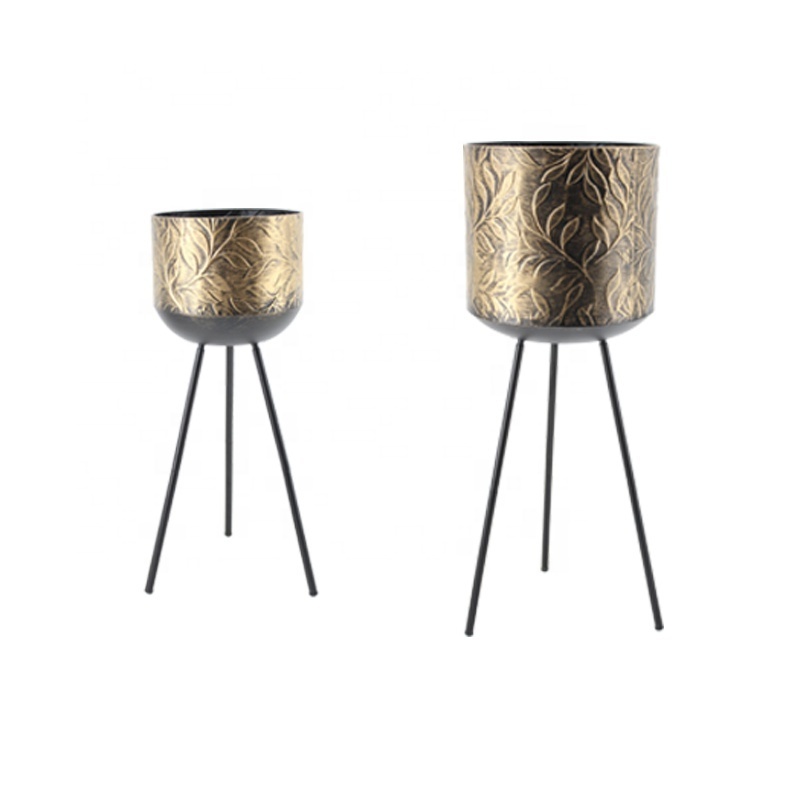 Modern Metal Planter Black Brush Gold Flower Pot Stand with Flower Pattern for Indoor Home and Outdoor Garden Decoration