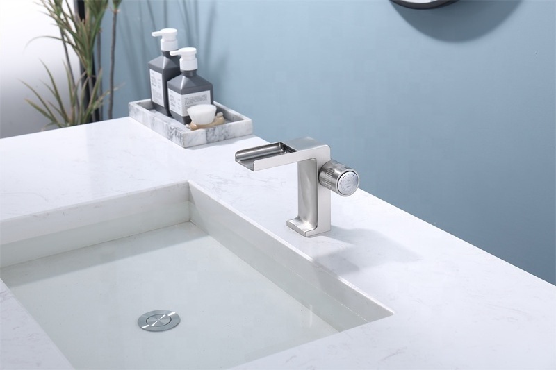 Modern New Brushed Nickel Faucet for Bathroom Sink Vessel Faucet Deck Mount Vanity Faucet 100% Lead-free Waterfall Bathroom Tap