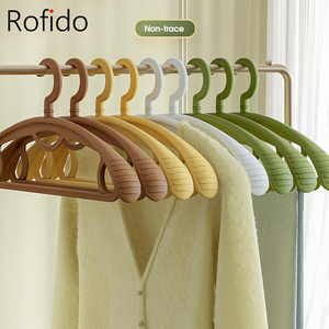 High End Plastic Non-slip Hanger For Clothes Space Saving Notched Hangers Durable and Slim  Shoulder Grooves Flat Hook Hanger