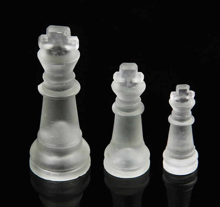 China Supplier Promotional Crystal Chess Set