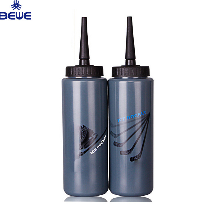 OEM customized design OEM logo long straw squeeze cheap 750ml/1000ml plastic hockey water bottle