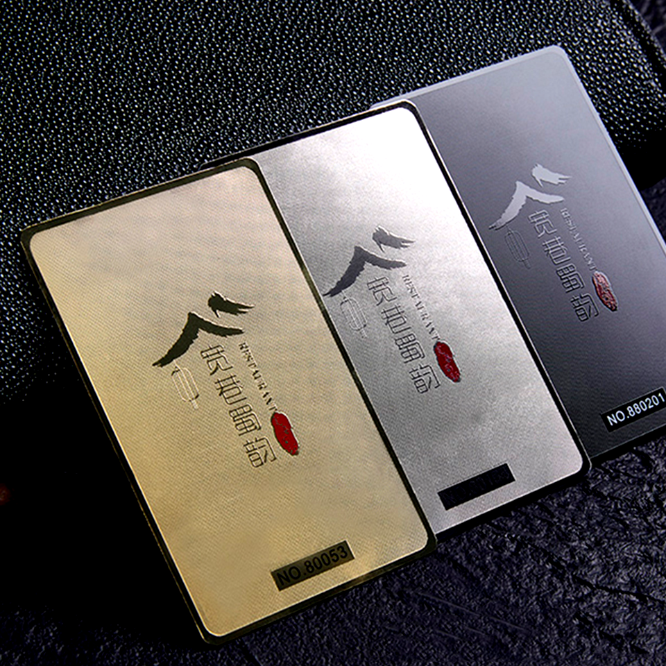 Customized PVC Plastic Metal Card with Magnetic Stripe VIP Luxury Gift Credit Card Embossed LOGO Barcode Loyalty Card