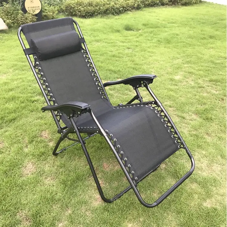 Outdoor folding chaise lounge chair 6kg Portable Travel Leisure Zero Gravity Recliner Low Camping Relax Chair With Pillow