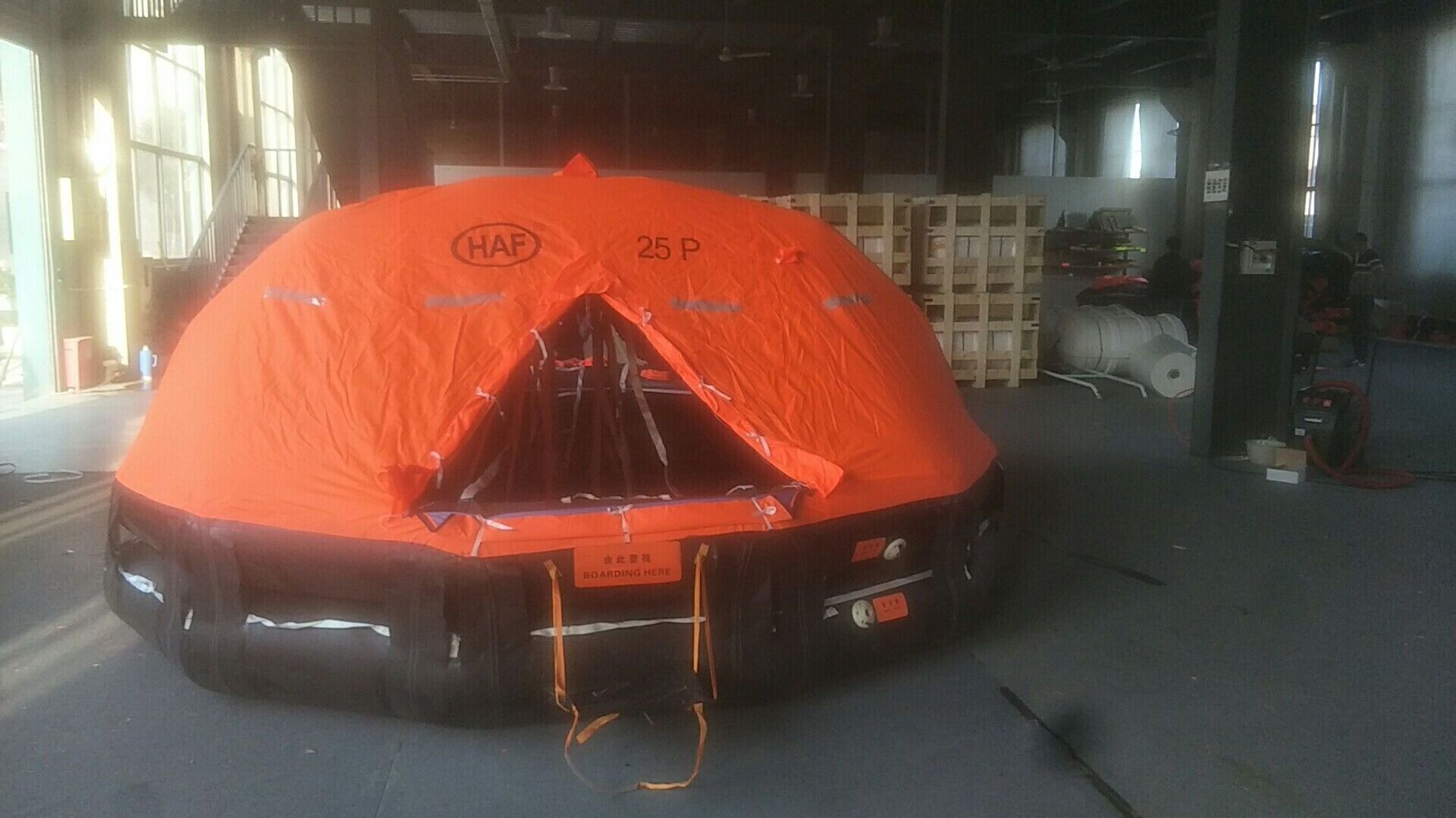 Solas approved self righting inflatable life raft for 66P with EC certificate