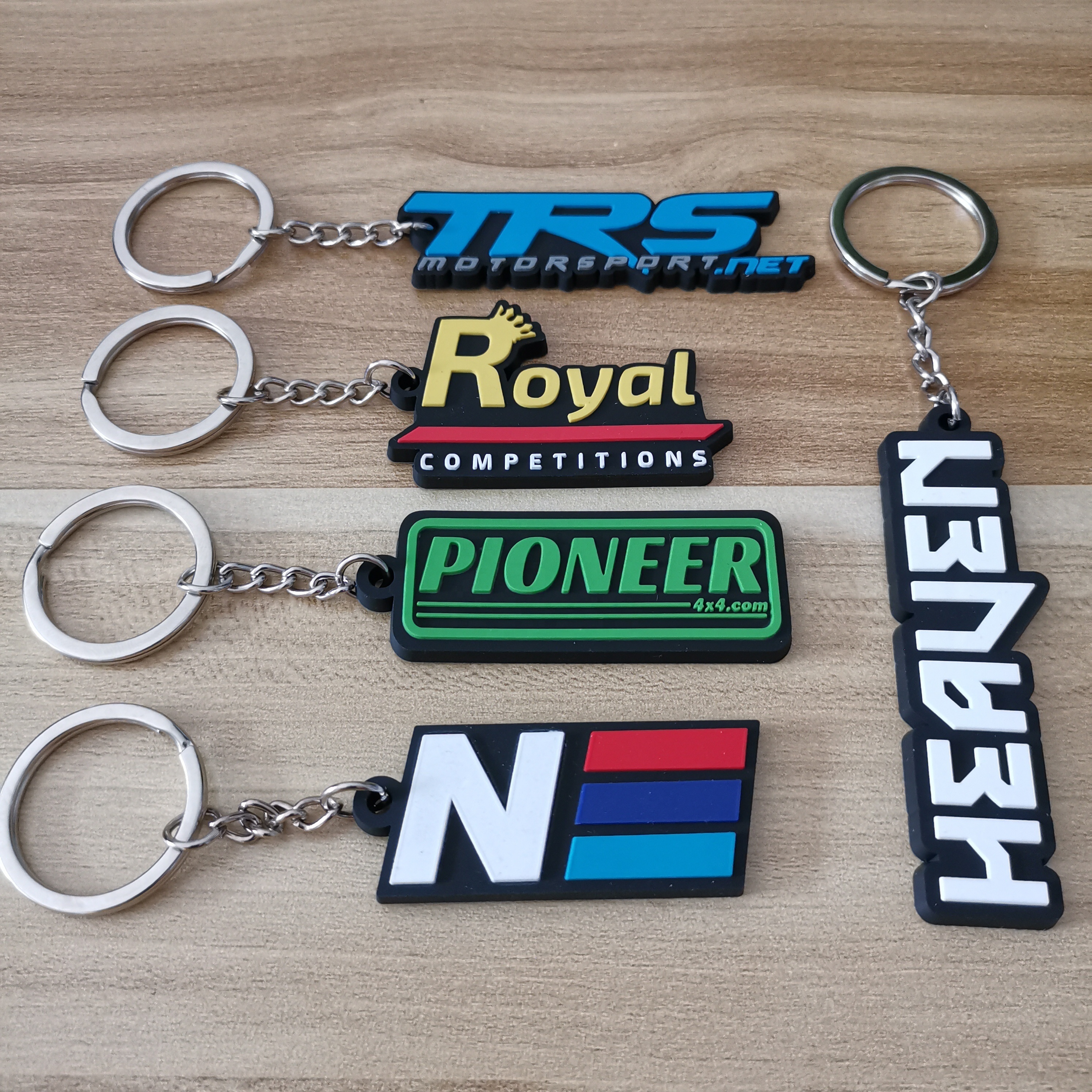 Custom rubber pvc keychain 3D Logo tyre shaped key chain 3D soft pvc keychain