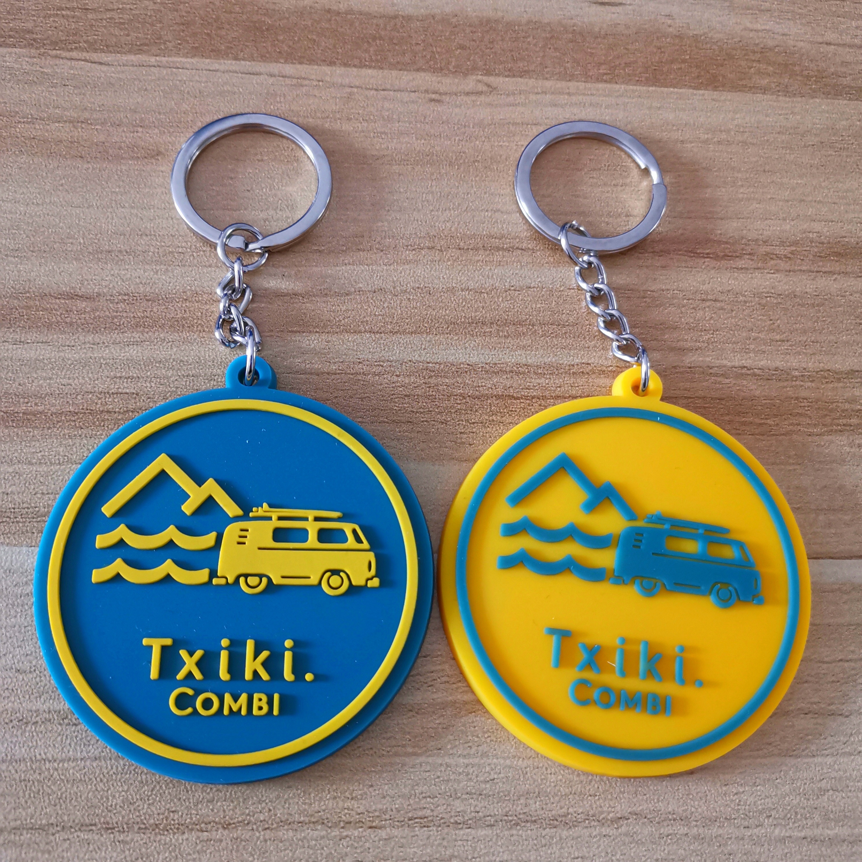 Free Samples custom promotion gift keychain with 2D/3D pvc keychain machine