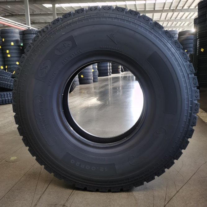 12.00R20 GS105 Medium Short Distance Standard Load Tires Truck Secure Anti Puncture Tires For Trucks