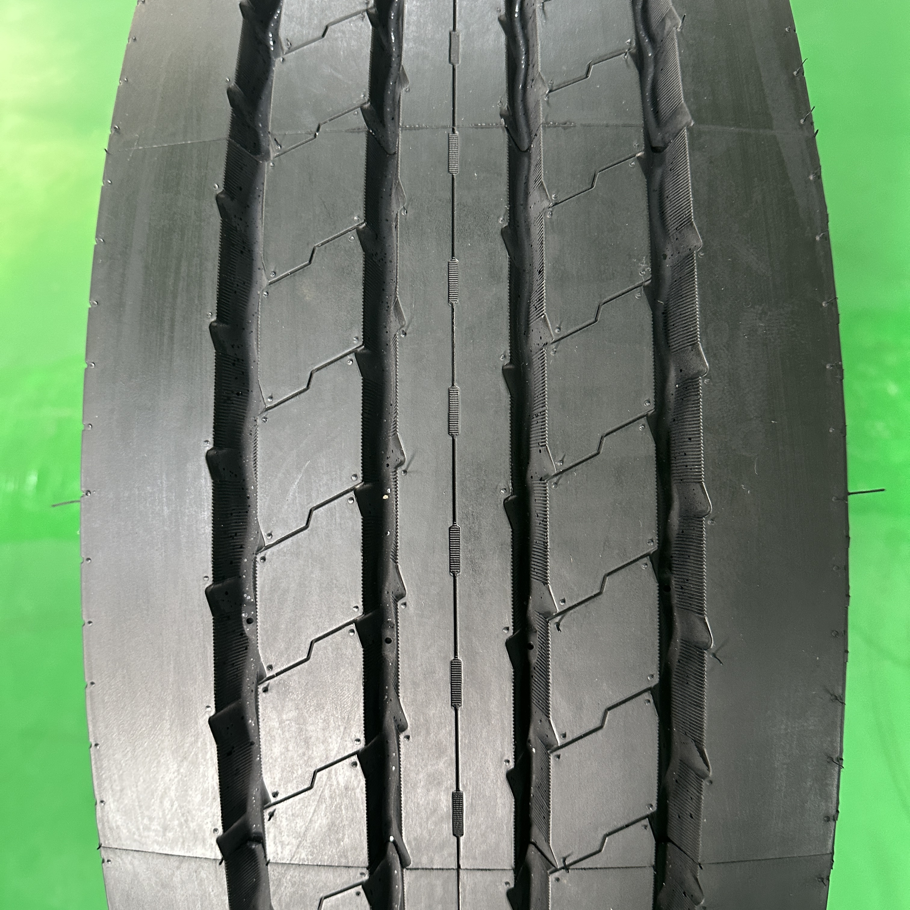 ROADONE RF223 295/60R22.5 Global Highest Standard Tires TBR Radial Truck Tyre