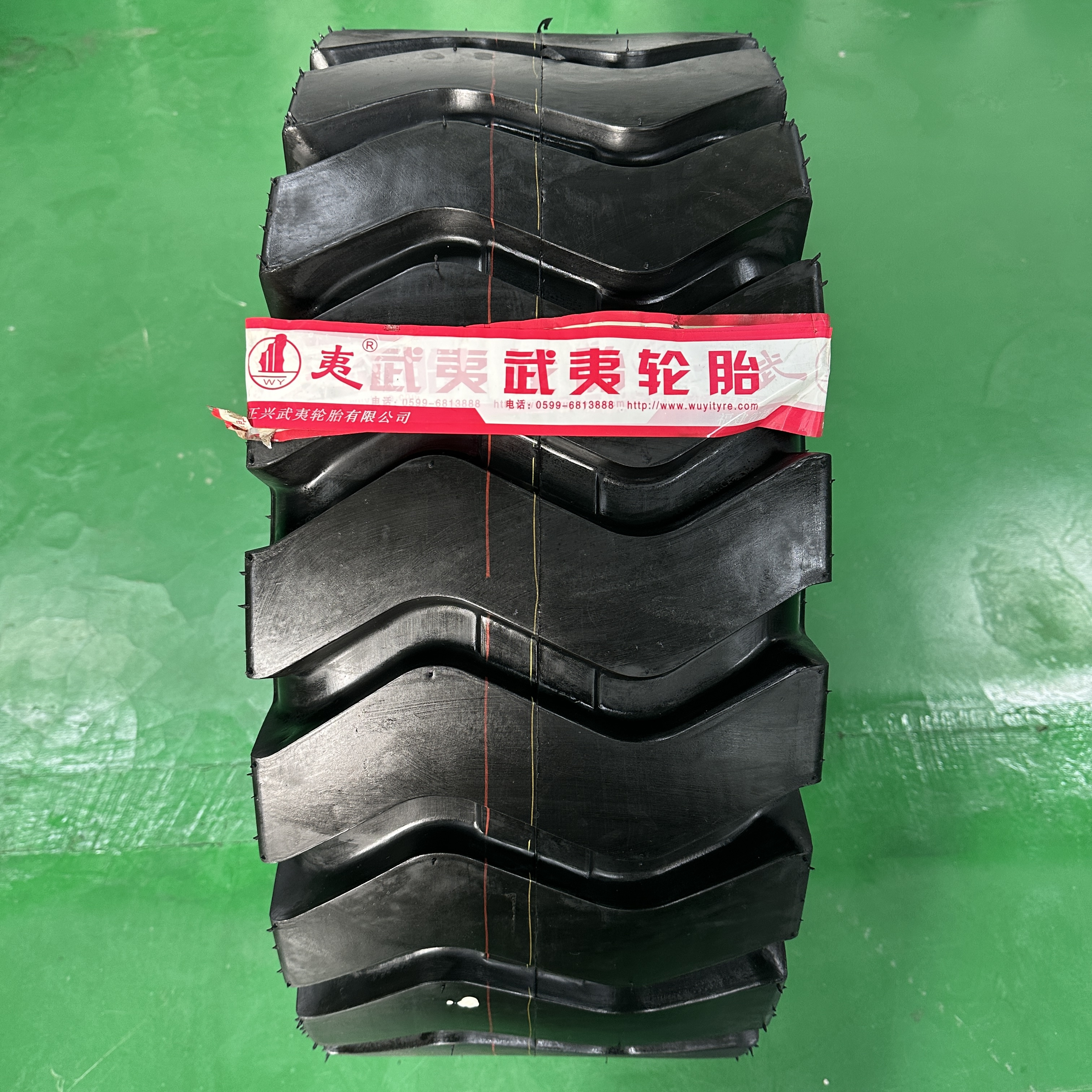 Factory Good Price OTR Tire WUYI CG01 20.5/70-16 18PR Tyre Steel Loader Excavator Tires