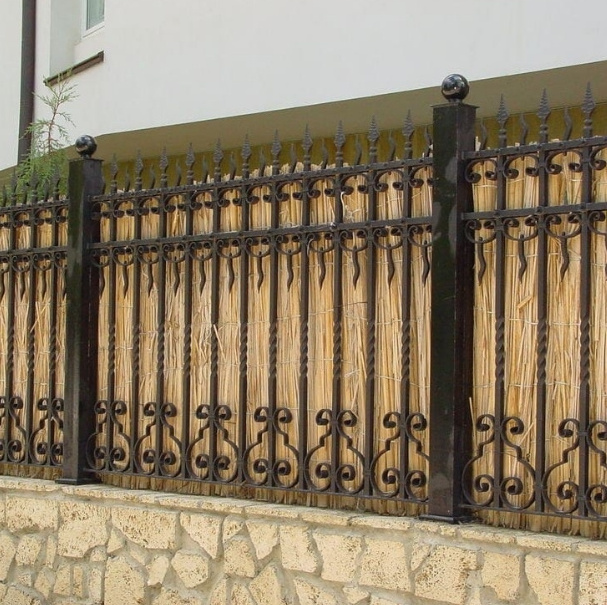 Cheap Arts and Crafts Square Tube Wrought Iron Fence with Fleur De Lis Design