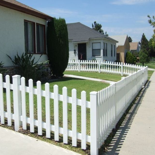 Wholesale Tan Vinyl PVC Dog Ear Semi-Privacy Gates and Fences Powder Coated Metal Frame for Farm Use