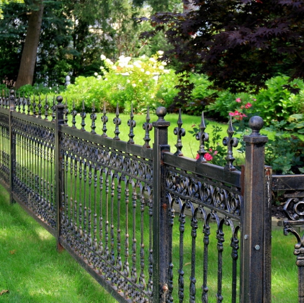 Cheap Arts and Crafts Square Tube Wrought Iron Fence with Fleur De Lis Design