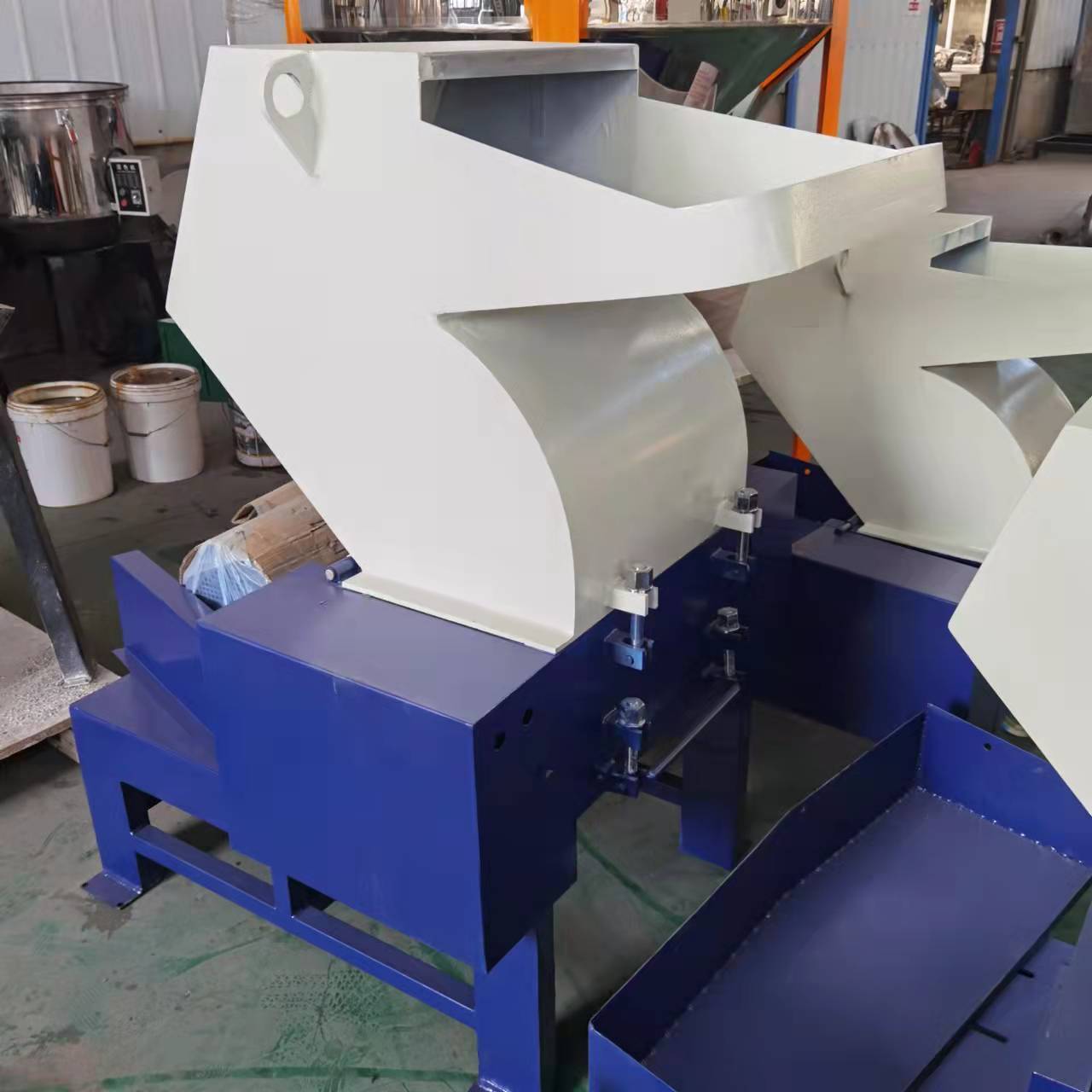 Waste Plastic Crusher Small Recycling Machine Plastic Shredder/ Grinder/ Crusher For Sale