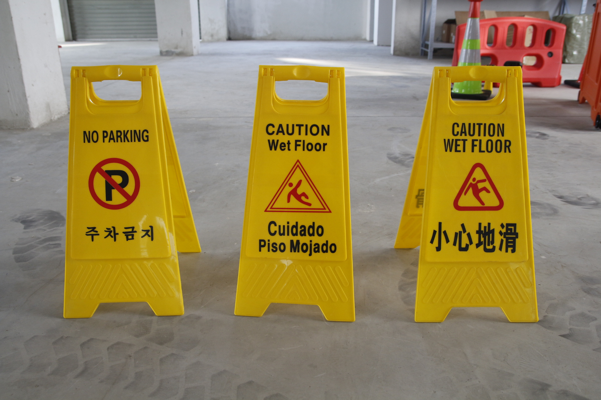 wet floor caution sign PP plastic A frame warning sign Fold out safety caution board traffic safety signs