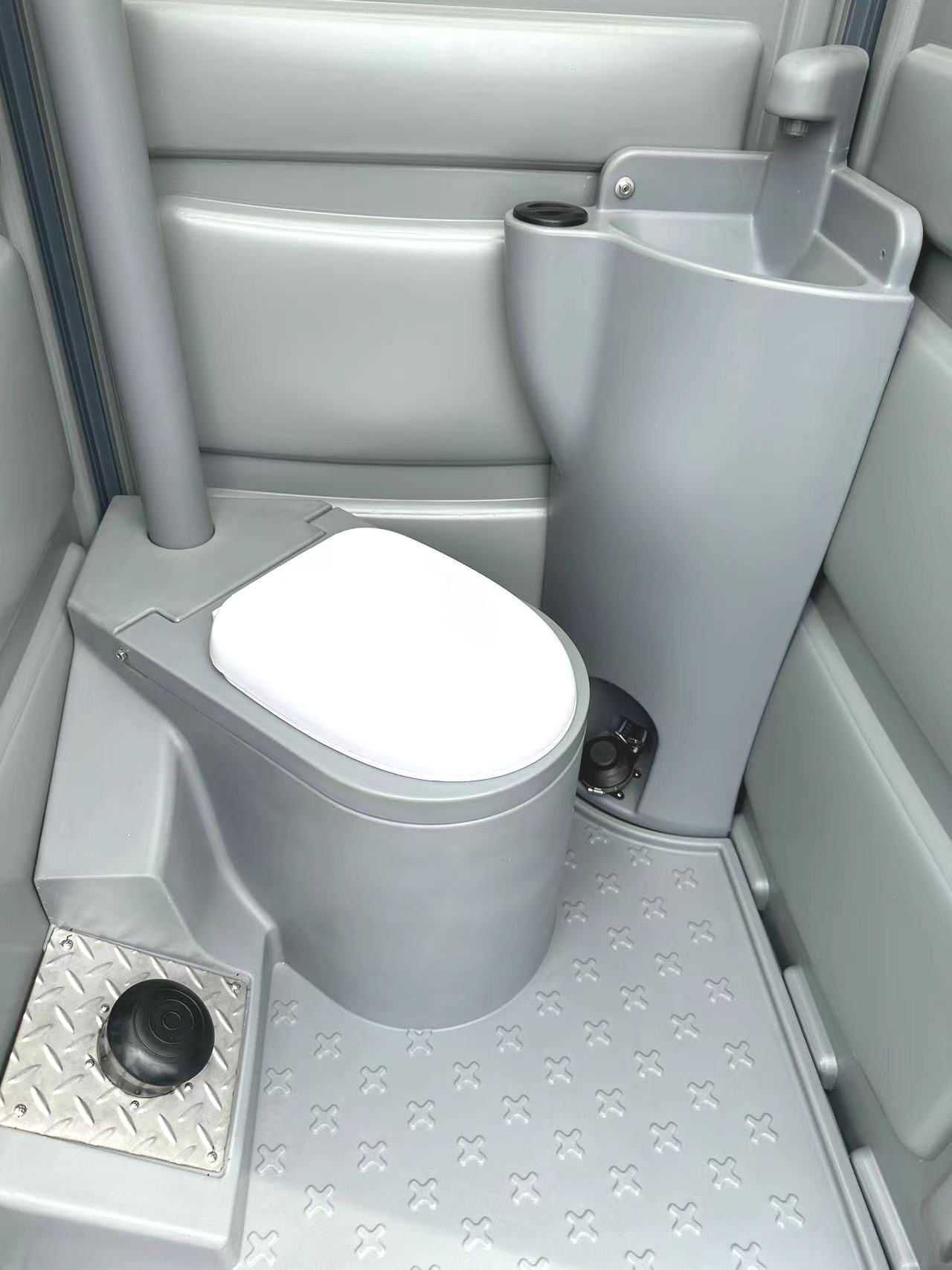 New design prefabricated plastic portable toilet emergency temporary mobile toilet for selling