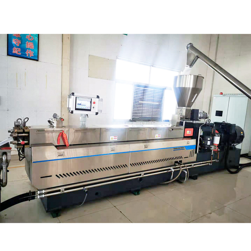 Plastic recycling granulator of twin screw extruder machine