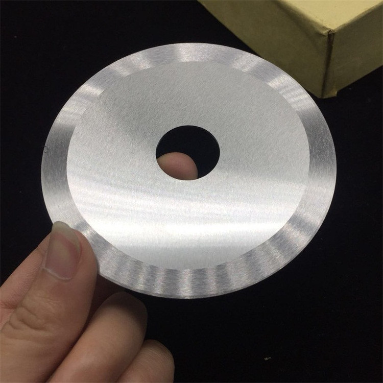 Tungsten carbide tipped circular saw blade for cloth cutting