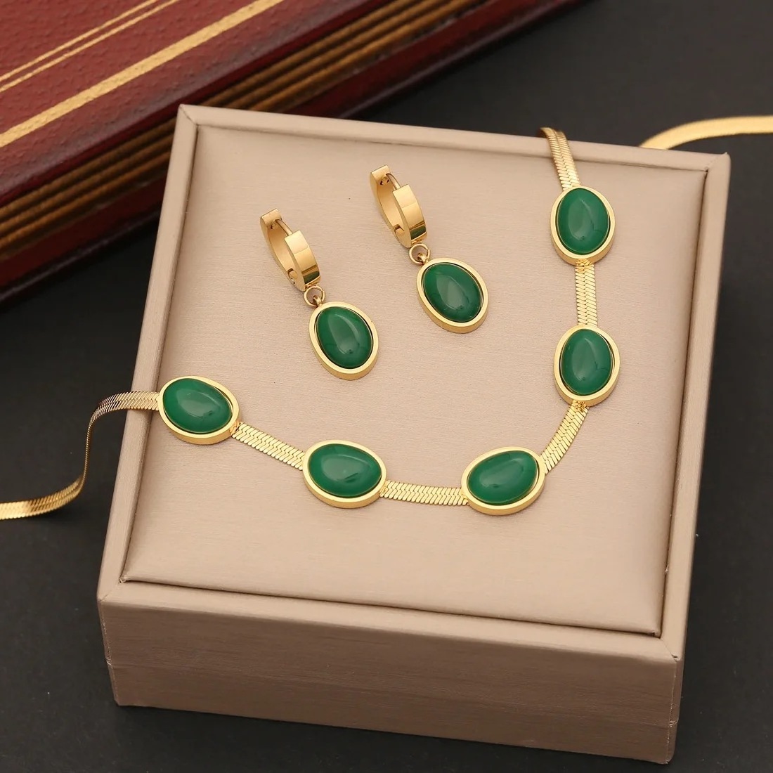 Free samples 2023 New Women Glamour Stainless Steel Green Stone Earring Necklace Joyeria De Acero Inoxidable