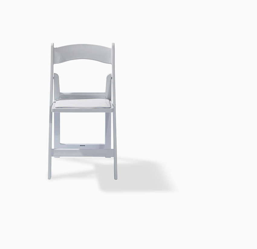 Wholesale Wedding Folding White Chair Plastic Hotel Furniture Chair Wedding and Garden Wimbledon Resin Folding Chair Modern