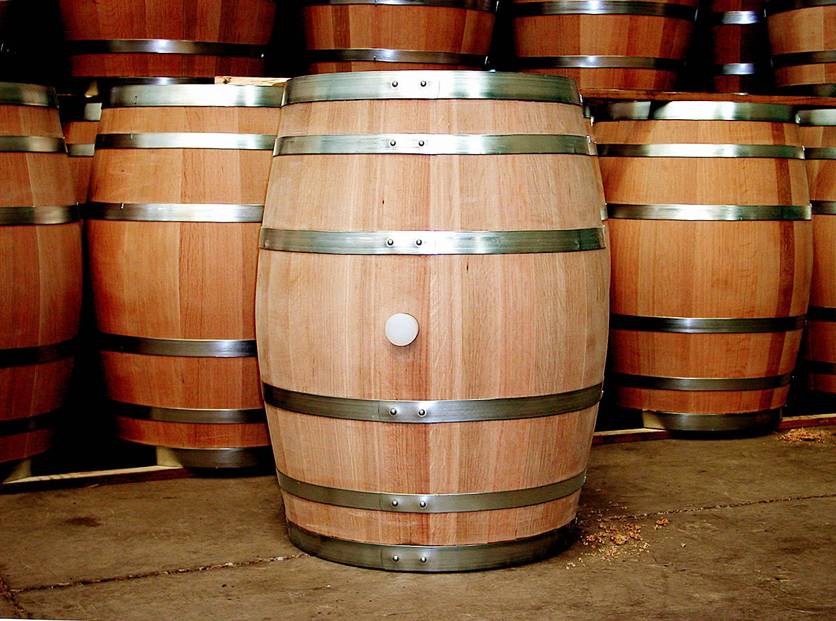 New/Used Oak Wood Barrels for Wine/ Beers/ Bourbon